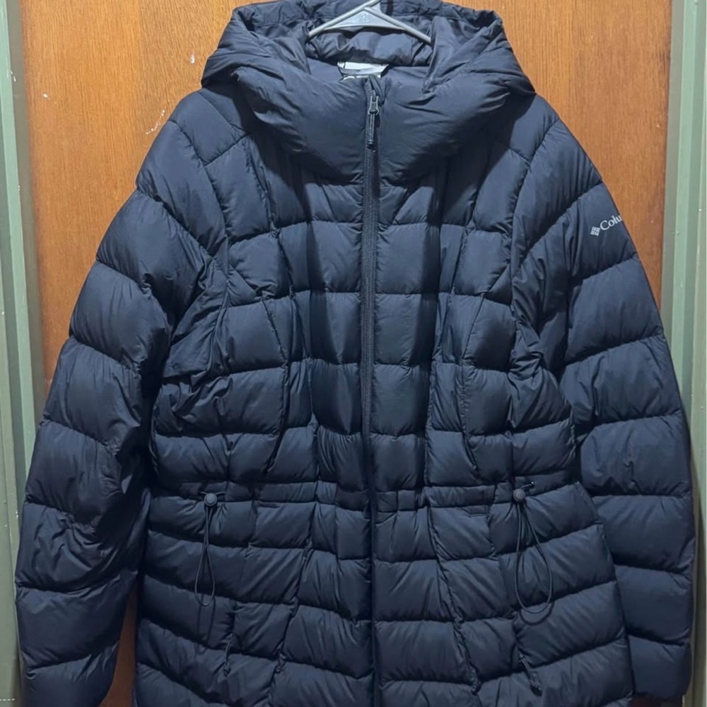 Columbia Women's Black Hooded Puffer Jacket